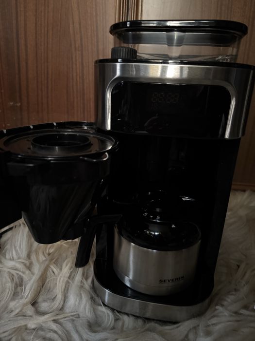 Кафемашина Severin, KA 4814, 1000W, 1.25L, 8 чаши, Черен/Сребрист