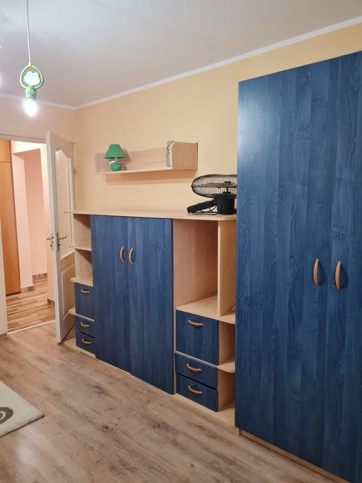Închiriez apartament