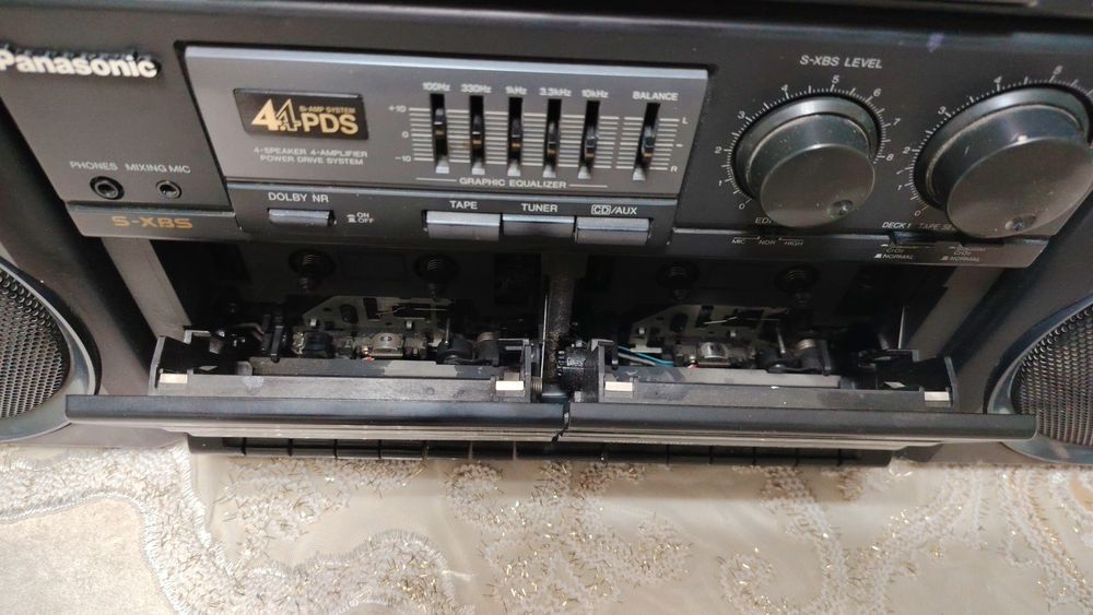 Продаю магнитофон Panasonic.