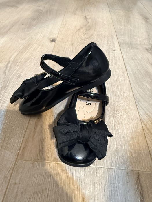 Туфли красивые для девочки