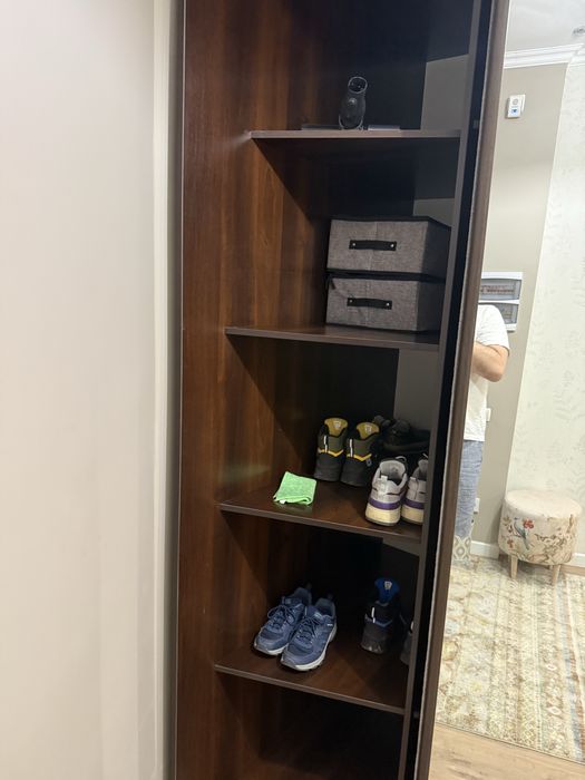 Шкаф для верхней одежды и обуви