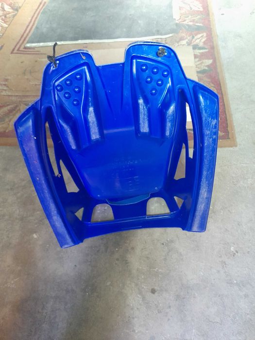 Vand săniuța pentru copii.