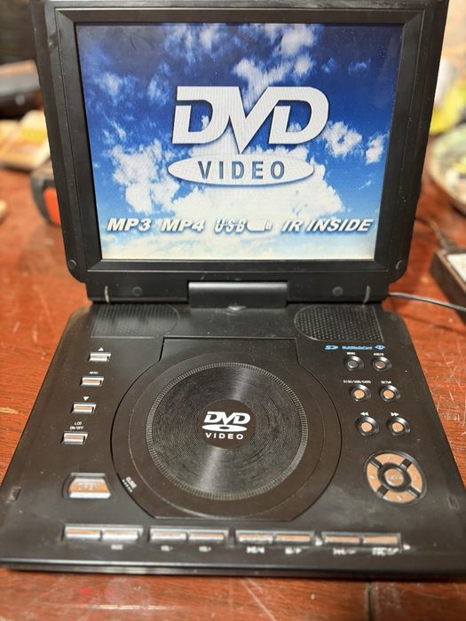 Портативный DVD плеер