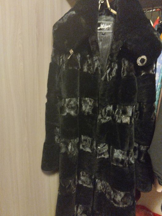 Продам шубу мутон с норкой