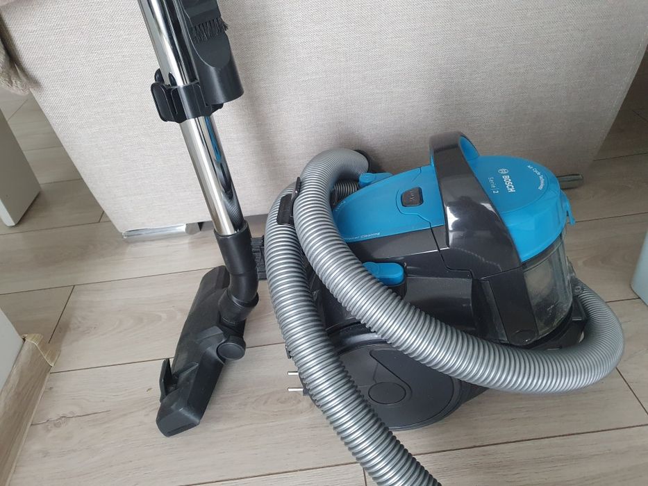 Aspirator fără sac Bosch Air Cycle