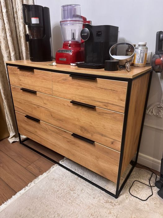 Storage cabinet with 4 drawer