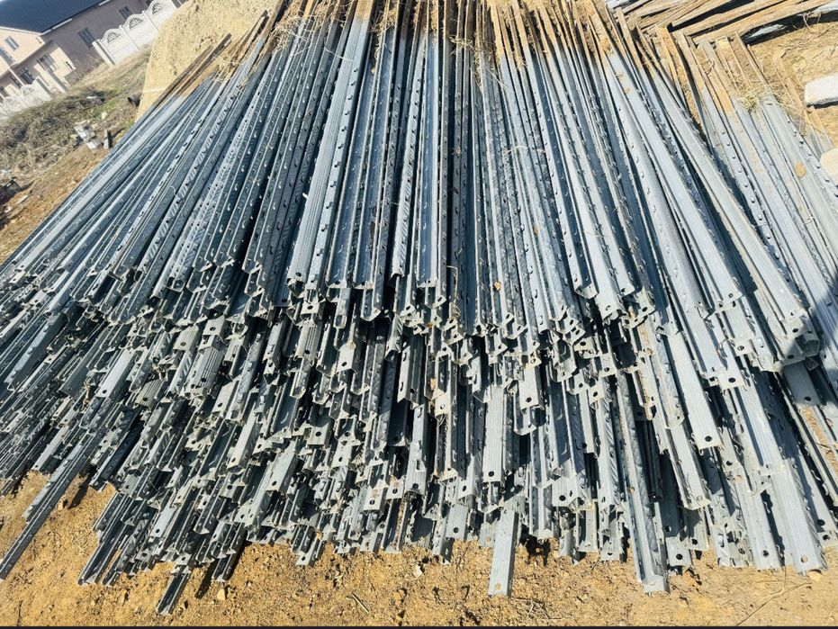 Vindem stalpi zincati pentru grad  la lungimea de 2.20/2.30/2.40m