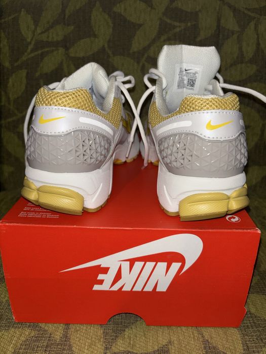 Нови дамски маратонки Nike zoom vomero to 5 w