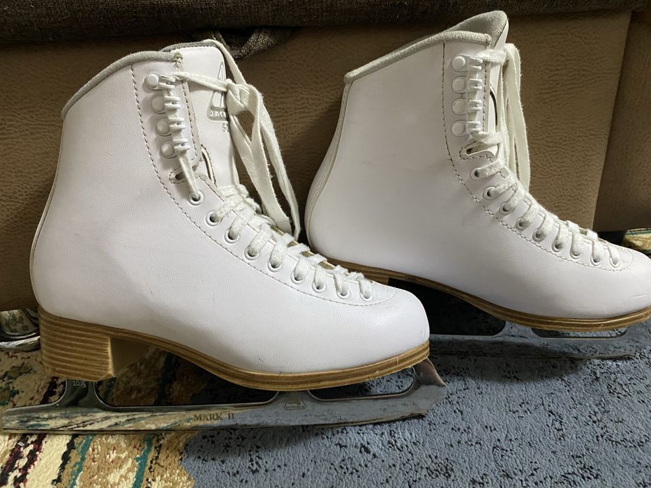 Продам коньки для начинающих