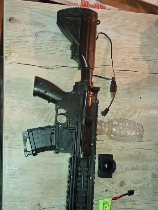 Oʻyinchoq aftamat sotiladi hamma narsasi ishlaydi zaryatkali batareka