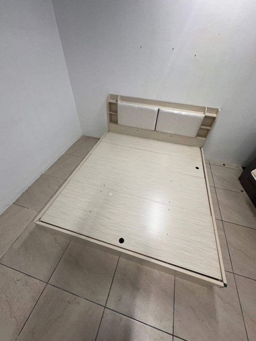 Двуспальная кровать