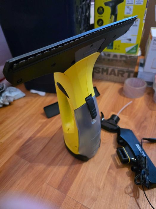 Aspirator de geamuri Karcher WV 2 Plus N