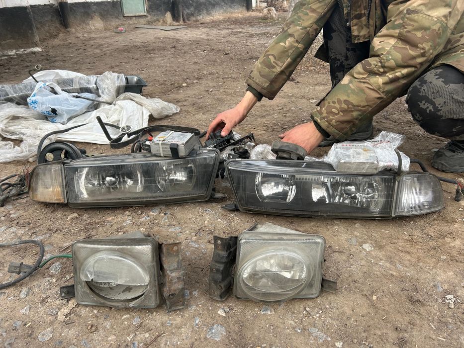 Продается несколько запчестей mitsubishi galant акула 8 фары есть