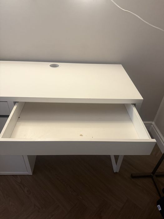 Письменный стол IKEA