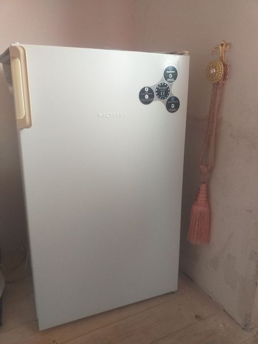 Холодильник сотилади