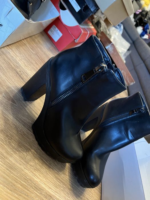 Ghete.ghetute cu toc