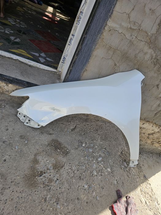 Крыло на Camry 55