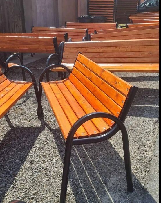 Fac bănci pe comanda