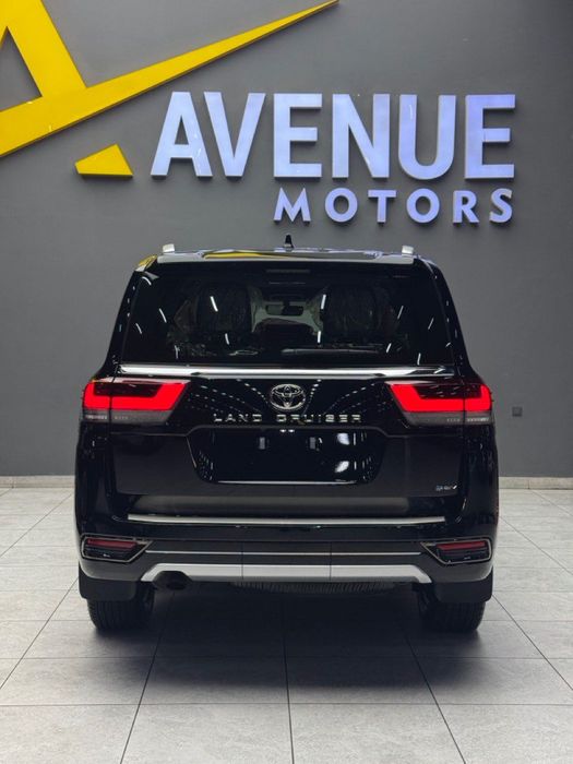 Продается новый Toyota LC300 3.5 hybrid