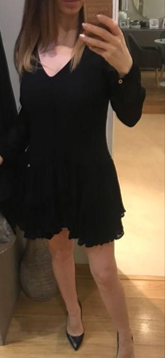 Guess рокля с красива долна част/пола