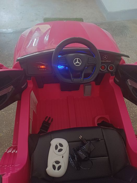 Mașină electrică cu telecomanda