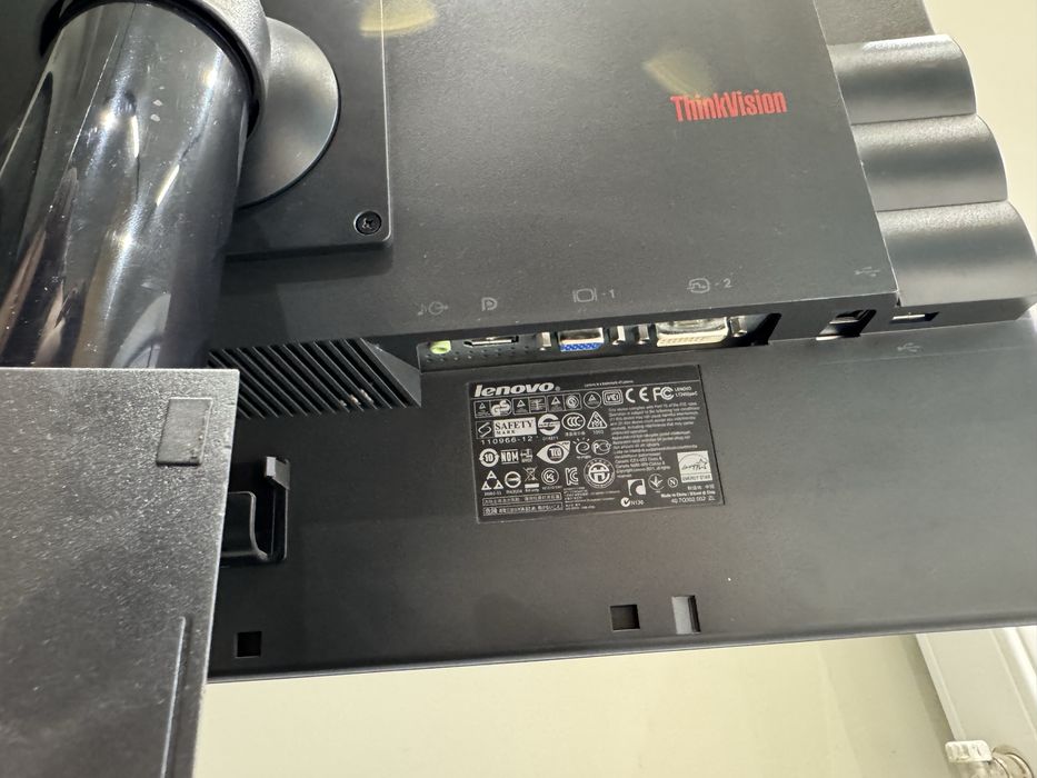 24" Lenovo ThinkVision LT2452pwC