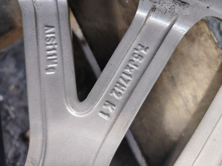Топ състояние Borbet 17-5x112 ET43 7.5j Volkswagen Passat B8