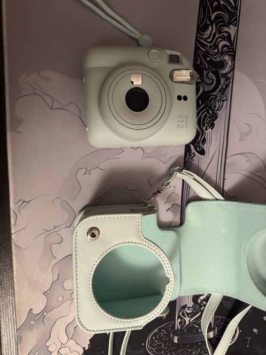 Камера instax mini 12