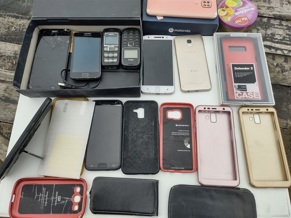 Diverse huse , telefoane, cabluri aux Usb ipad