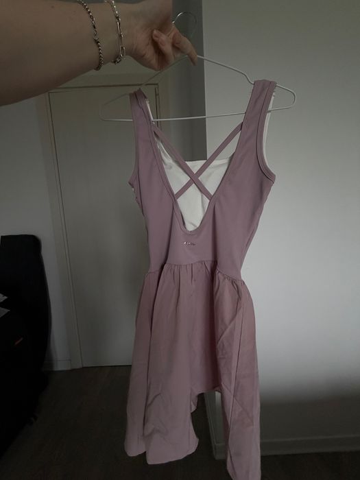 Rochie sport Varsitie + pantaloni scurți (set)