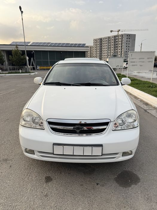 Lasetti 1.8 Sotiladi