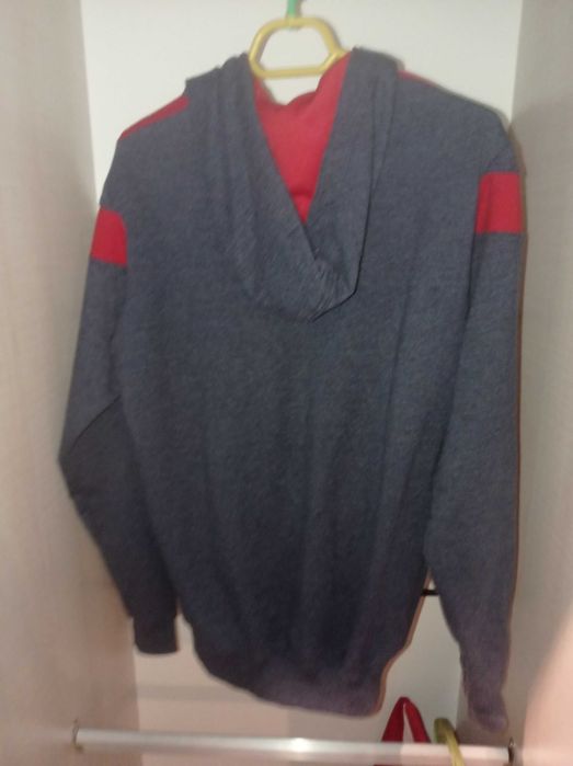 Спортно горнище.