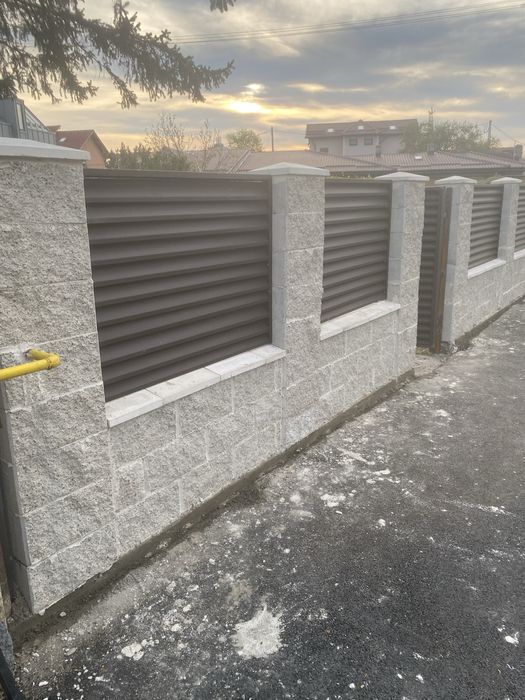 Execut garduri din beton plasa sau tabla