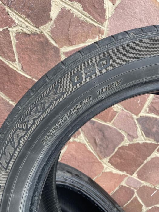 Шины летний 235/55 R20