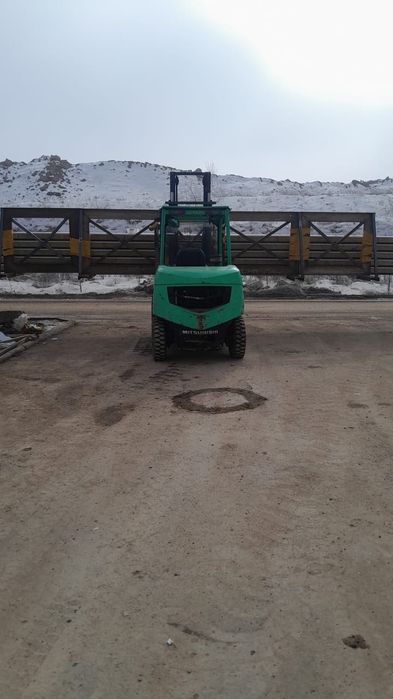 Кара вилачный погрузчик