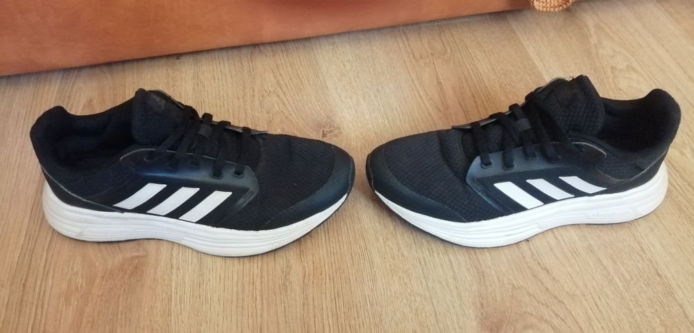 Adidas mărimea 37 1/3