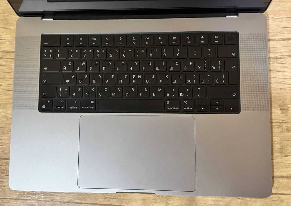 Apple Macbook m1 pro 16 inch