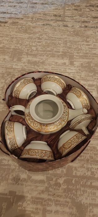 Посуда набор чайника и чашек