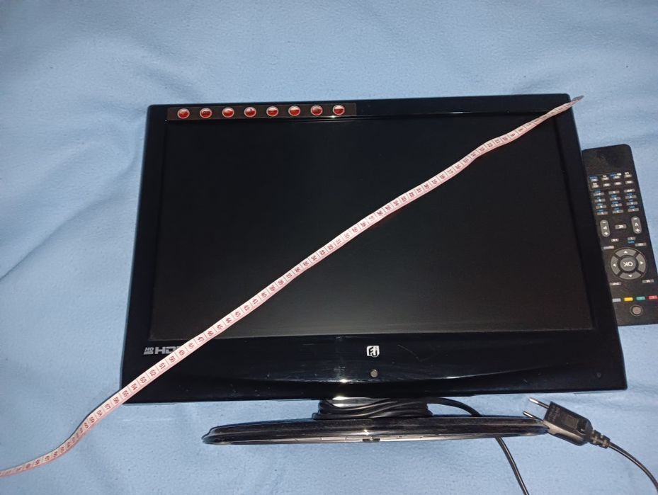 Малък телевизор 22' (работи) + Smart TV LG 49UK7550MLA (За части )