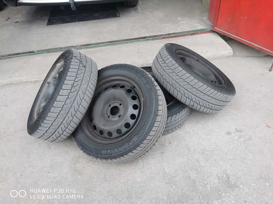 Продавам 4 зимни гуми с джанти 16