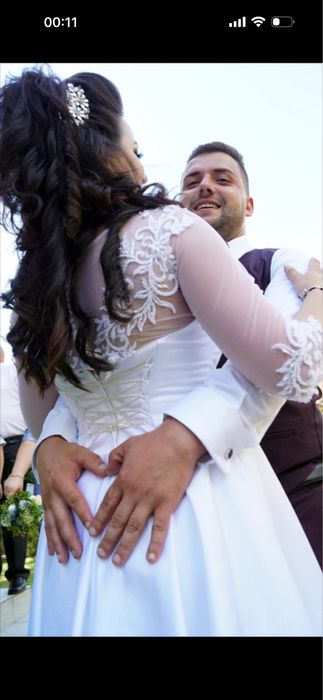 Vand rochie cununie facuta pe comanda