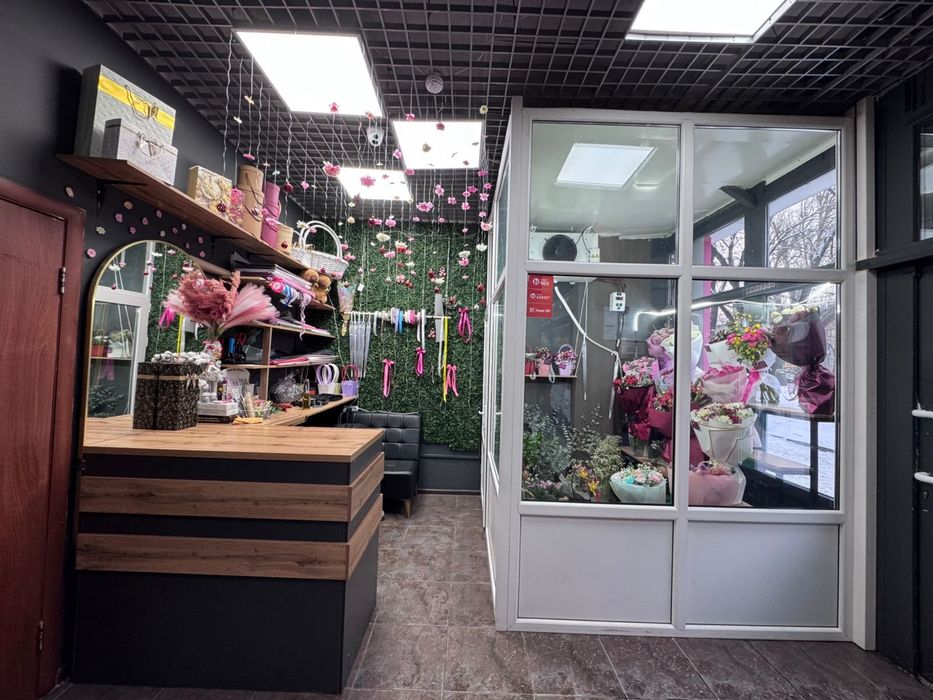 Продается цветочный с оборудованием