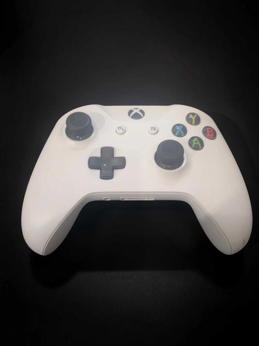 Xbox One S 1TB Alb + Controller + Forza Horizon 4