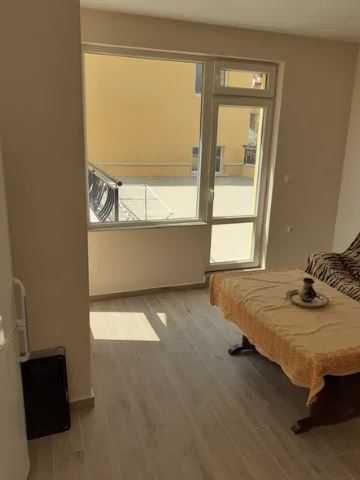 Дава се под наем Двустаен апартамент в Бургас, Сарафово - 55 кв.м за 225 € - Снимка #2