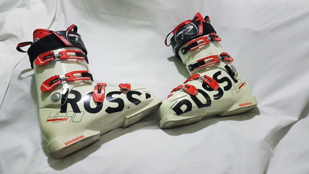 schiuri echipament ski clapari bete bocanci snowboard boots