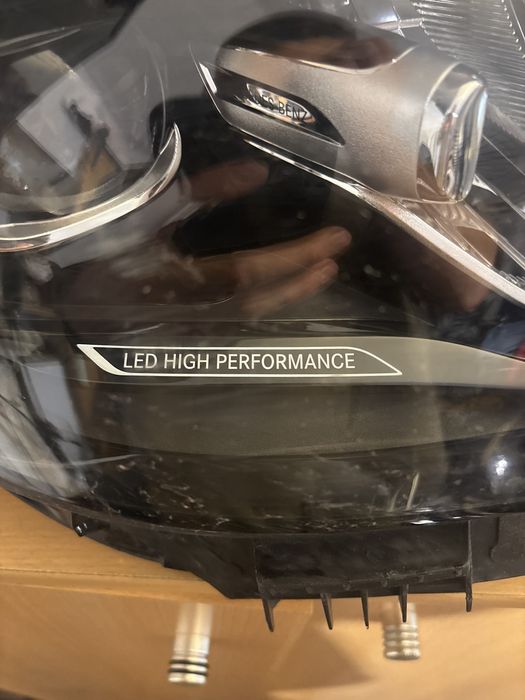 Фар Mercedes C-class W206