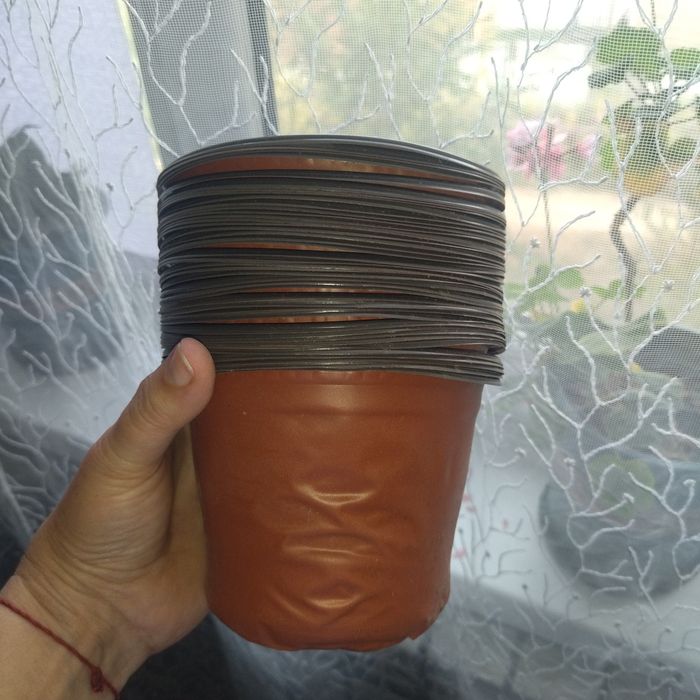 Горшки для посадки.