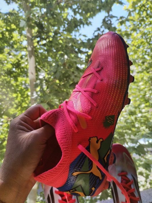 Ghete fotbal teren cu iarba