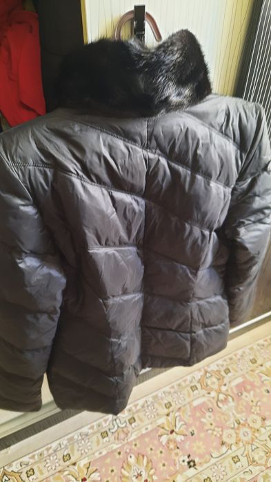 Срочно продам балоневый куртка воротник норка