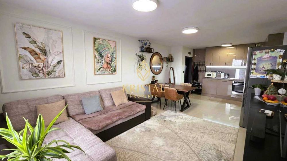 Продава се Тристаен апартамент в Свети Влас - 93 кв.м за 746 €/кв.м - Снимка #1